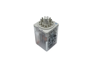 R15-2013-23-5230-WT przekaźnik 230V AC, 3 x styk przełączny 10A/250VAC