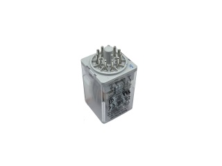 R15-2013-23-5230-WTL przekaźnik 230V AC, 3 x styk przełączny 10A/250VAC